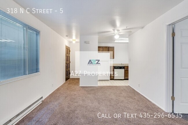Photo - 318 N Center St