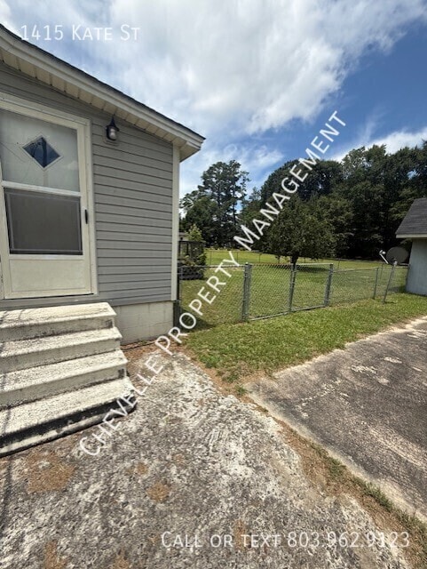 Photo - 1415 Kate St