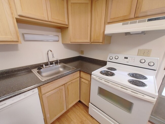 Photo - 2 Bed/1 Bath Townhouse Unit 1