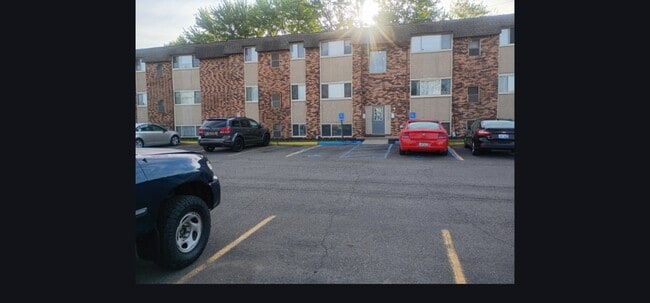 Building Photo - 2237 Moore Rd Unit 18 b