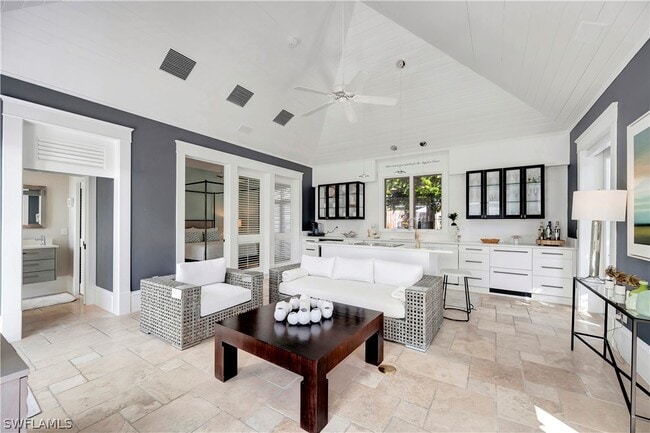 Photo - 1375 Gordon Dr