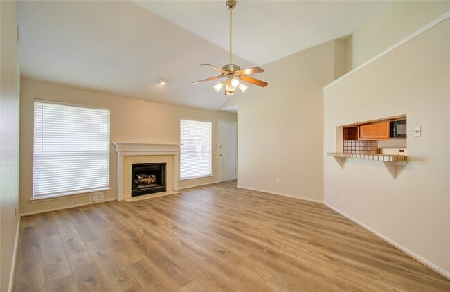 Building Photo - 11810 Stone Bridge Dr Rental