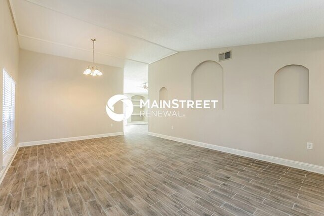 Photo - 6812 Hillside Bluff