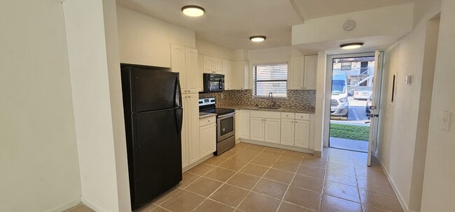 Photo - 6040 Shaker Wood Cir