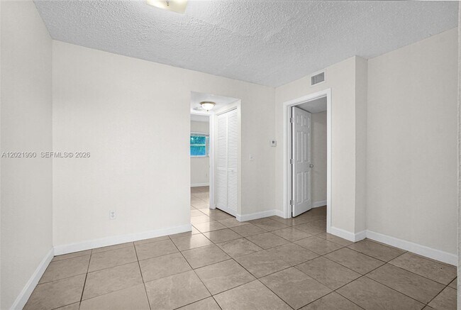 Photo - 400 NW 65th Ave Unidad 222