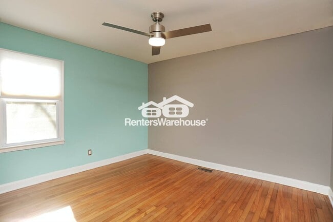 Photo - 1704 Belle Isle Cir NE