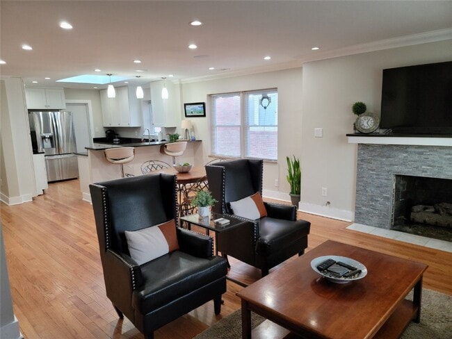 Photo - 7547 Delmar Blvd