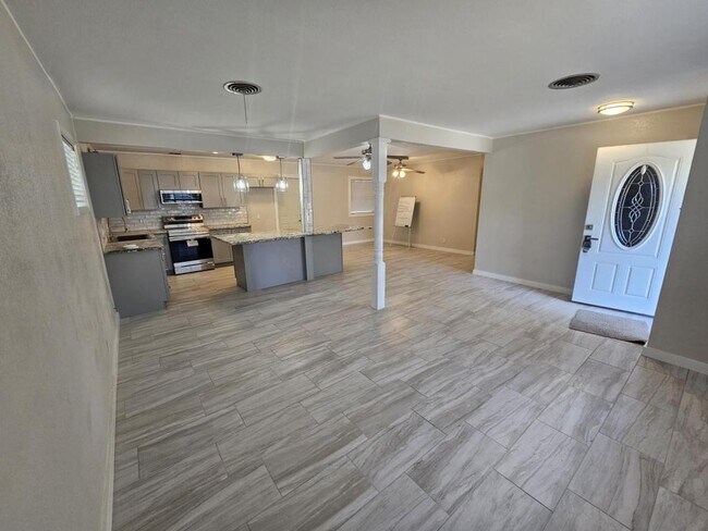 Photo - 2502 E Poplar Ave