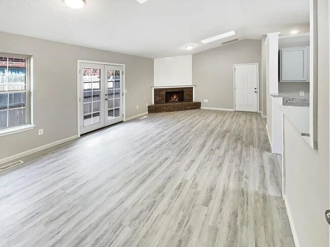Photo - 955 W Tesio Way