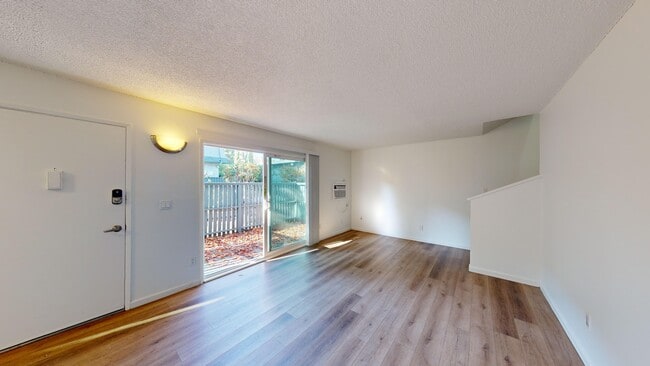 390 Alameda del Prado