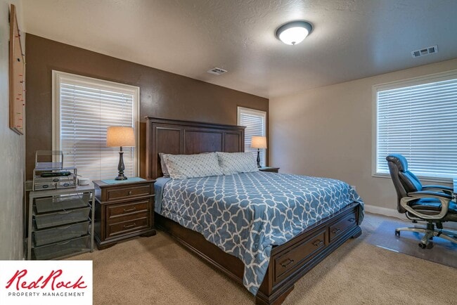 Photo - Move In Special- $500 Off First Month's Rent! 3 Bedroom, Fully Furnished Home.