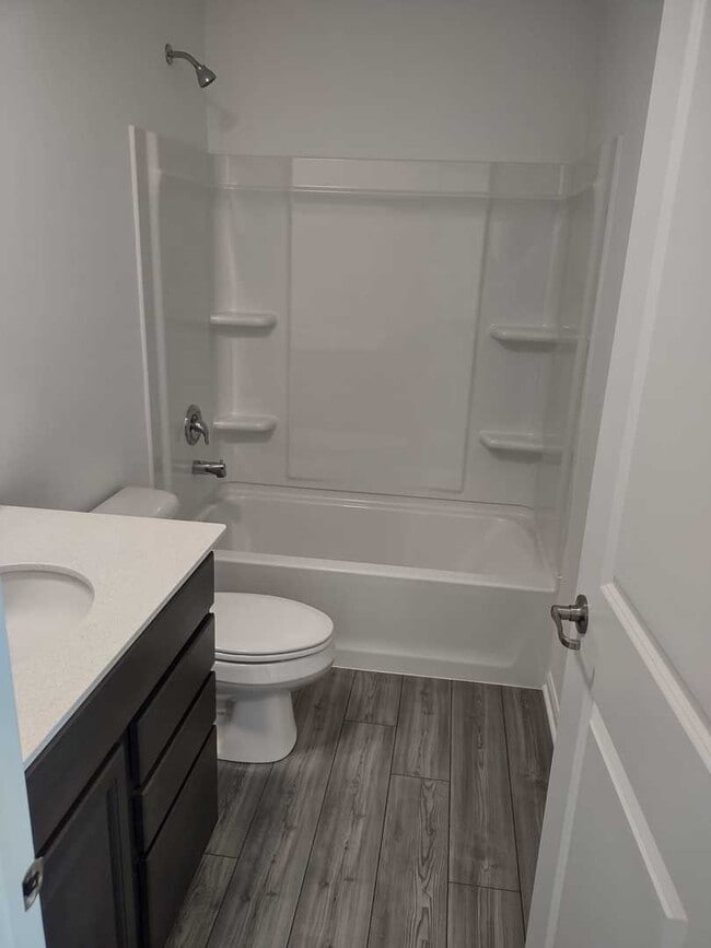 Photo - 1039 Atterberg Rd