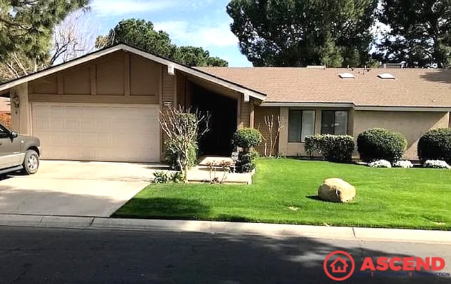 Building Photo - 3 Bed / 1.5 Bath with Full Appliances, In-Unit Laundry & Community Pool — Garage Included