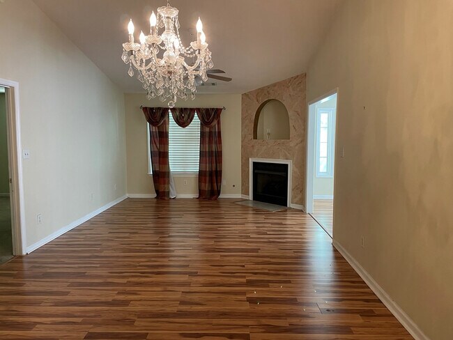 Photo - 115 Double Tree Dr