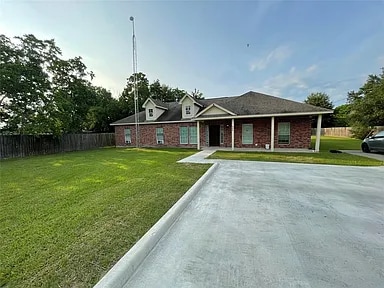Building Photo - 1944 Hillcroft Rental