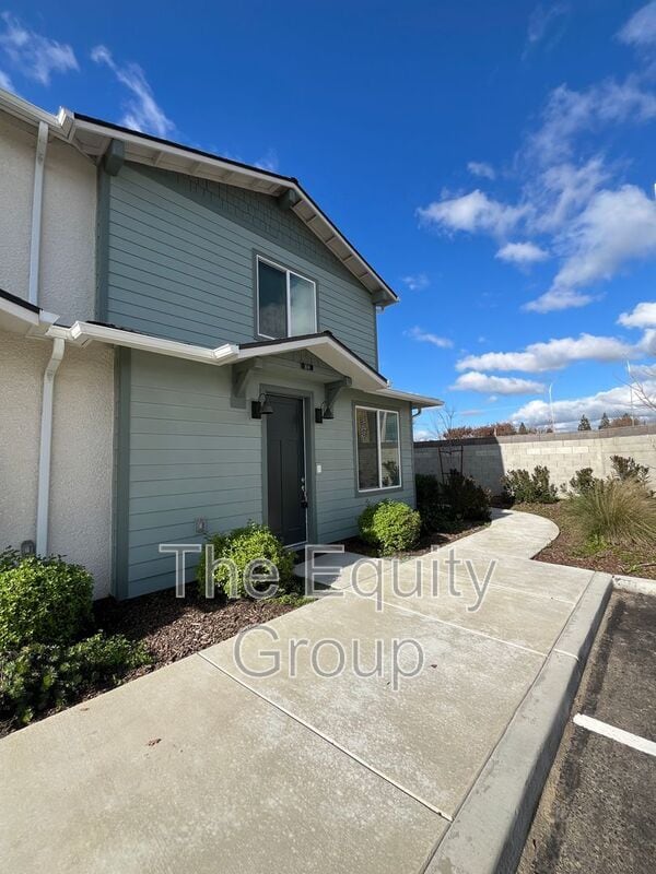 Photo - 418 S Summit St Unit #104