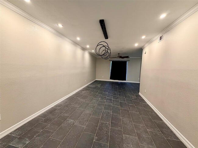 Photo - 811 Threadneedle St Unidad 267