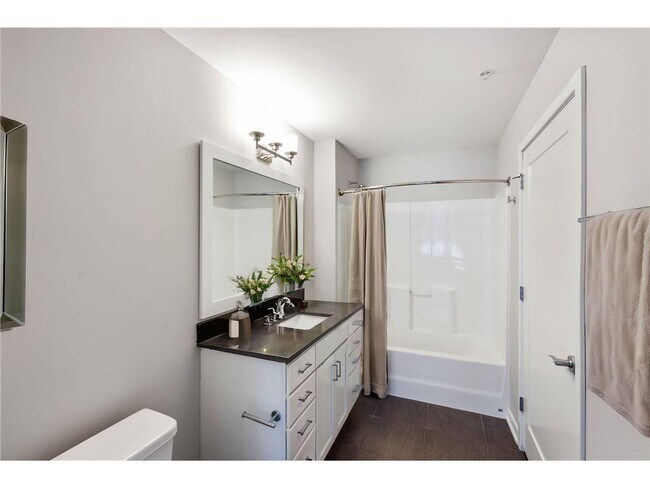 Photo - 497 S Marquette Ave Unidad 1202