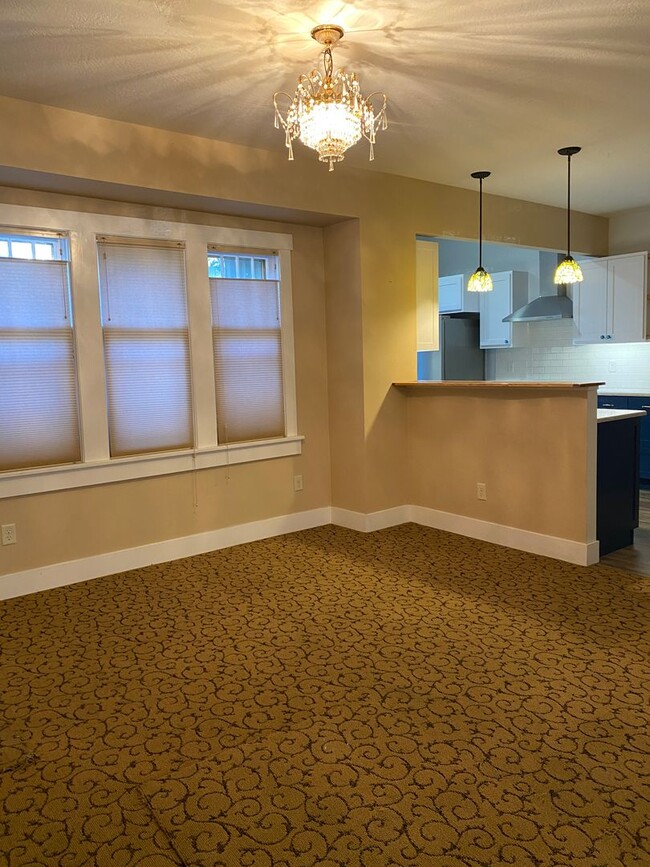 Photo - Beautiful 2bdr Bungalow Near Downtown