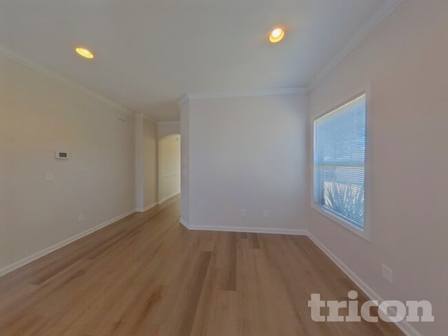 Photo - 129 Hillock Ct