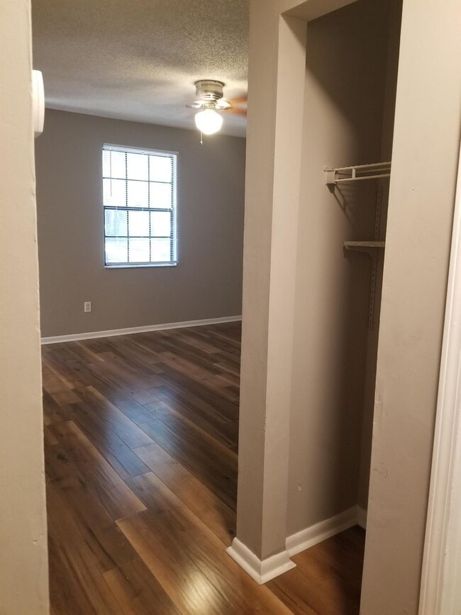 Photo - 7225 Buffalo Ave Unidad 2