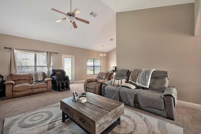 Photo - 607 Rowan Cir