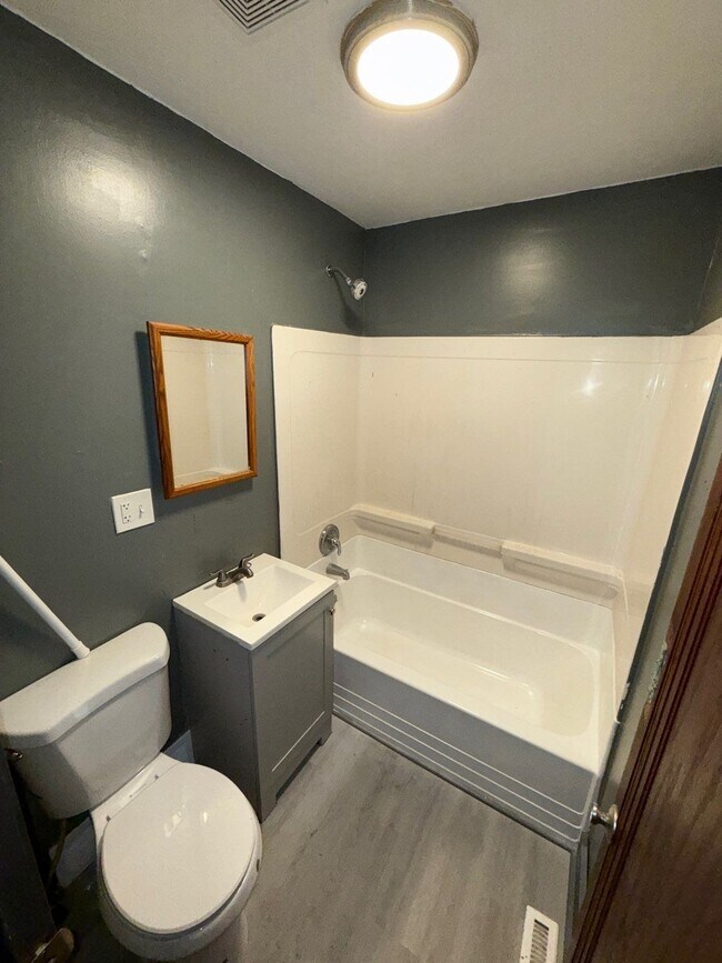 Photo - 201 S Memorial Ave