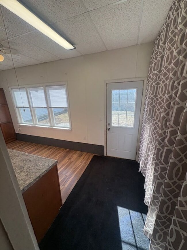 Photo - House with Garage for Rent 2 BR/ 2BA in Peoria 61604