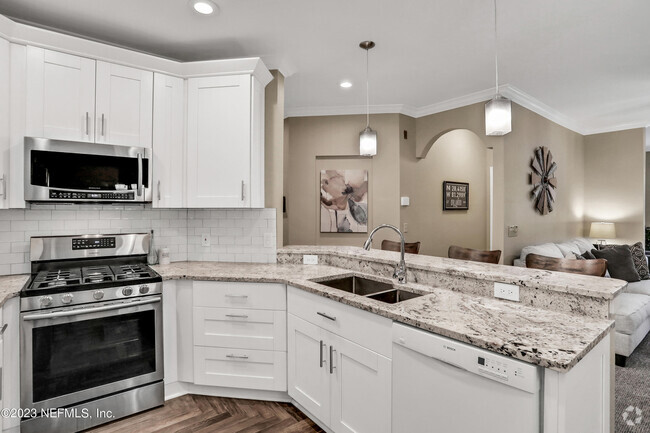 Building Photo - 13810 Sutton Park Dr N Unit 629 Rental