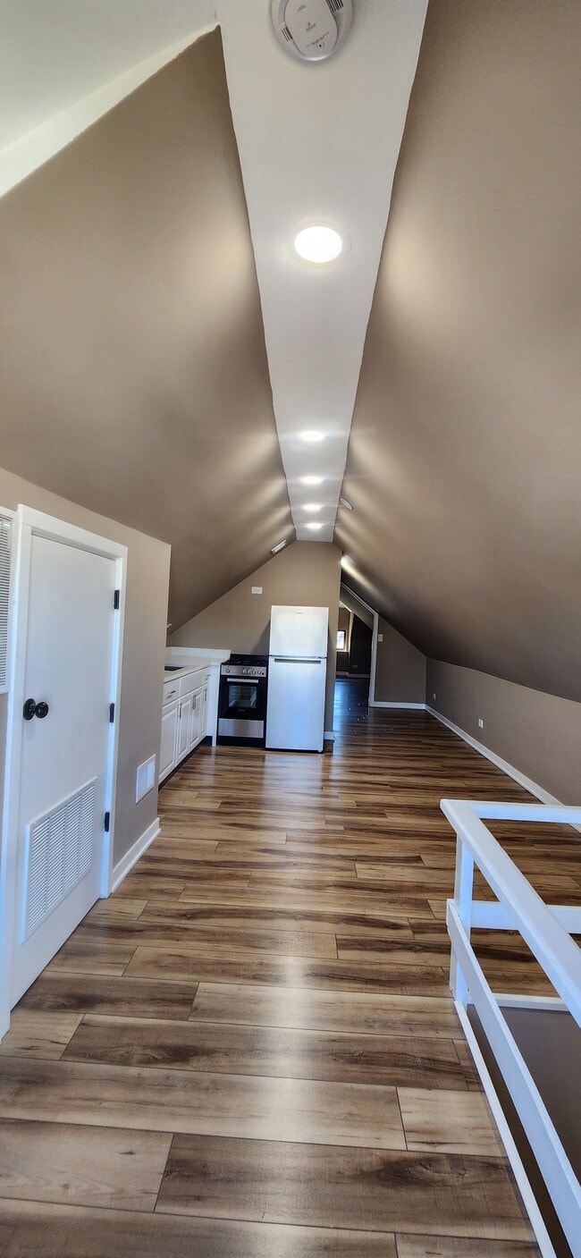 Building Photo - 4511 S Washtenaw Ave