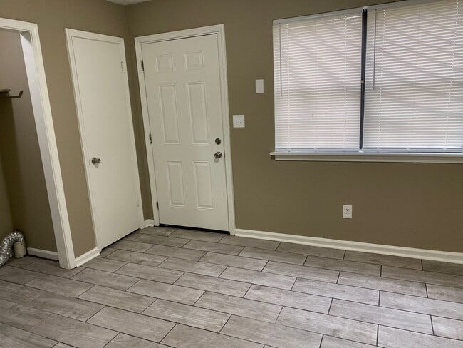 Photo - 29 Woodmont Dr Unit D