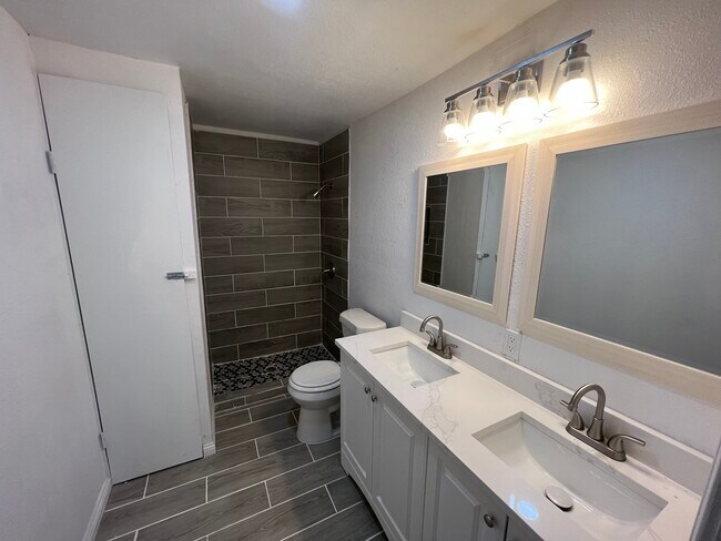 Photo - 1010 Monticlair