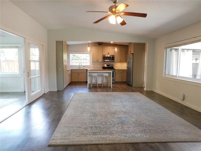 Photo - 2252 Howard Dr