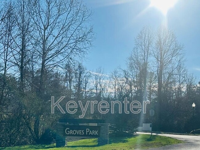 Photo - 110 Groves Park Blvd E