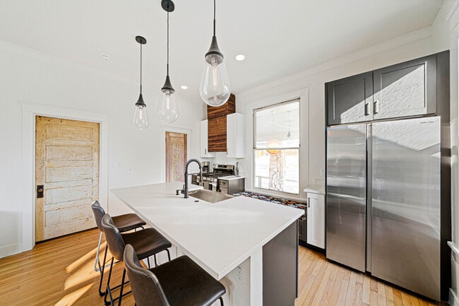 Photo - 540 Adams St Unit 2 bed Adams