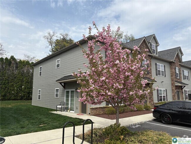 Building Photo - 2321 Linford St Unit 104 Rental
