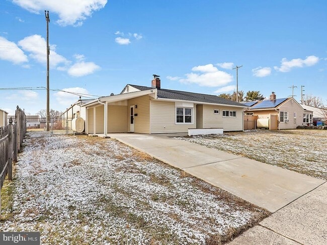 Building Photo - 10 Blue Ridge Dr