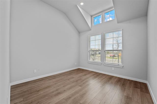 Photo - 1375 Silverthorne Trl