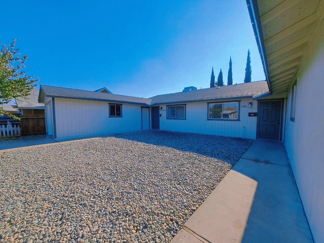 Building Photo - 546/550 E Polk St Unit 550