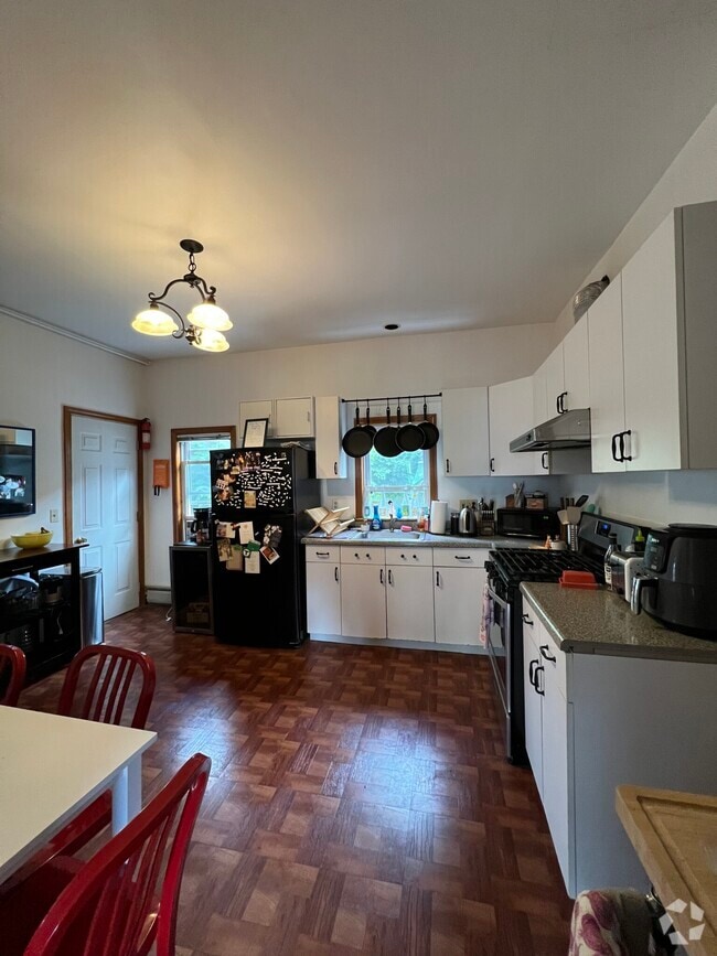 Building Photo - 56 7th St Unit 3 Rental