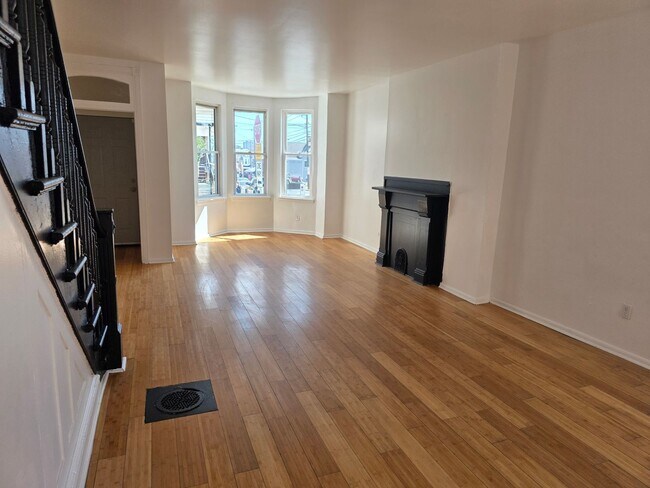 Photo - 101 N Rodney St