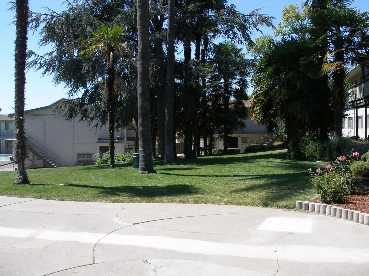 Photo - Fairmount Palms
