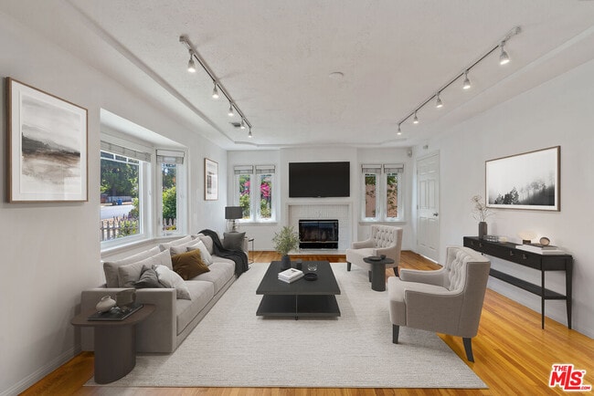 Building Photo - 4823 Topanga Canyon Blvd Rental