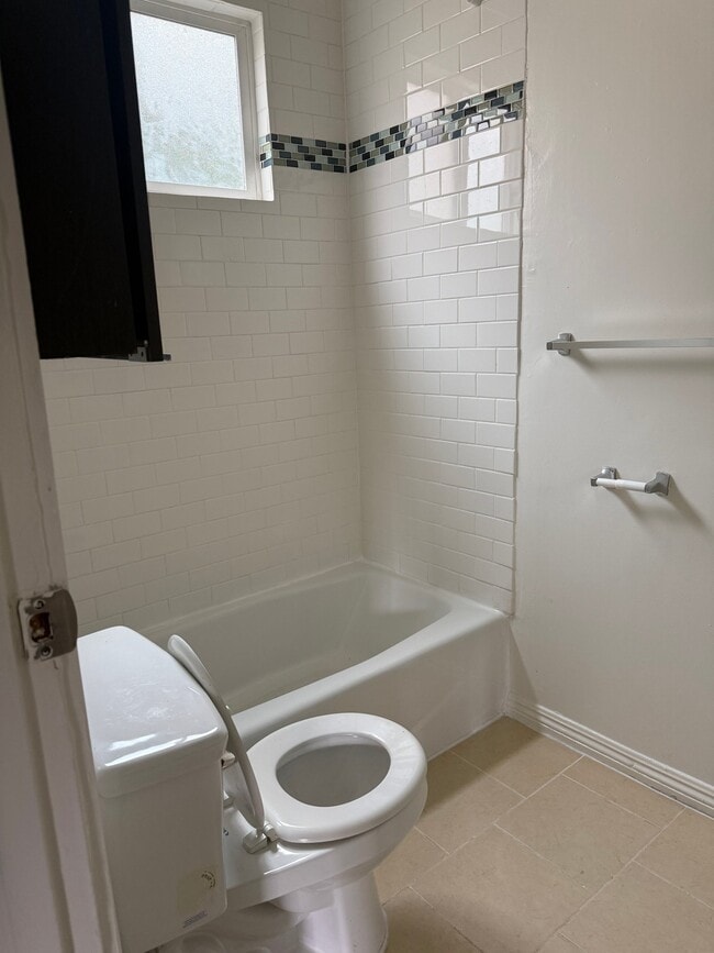 Photo - 808 2/5-805 N Poinsettia Pl