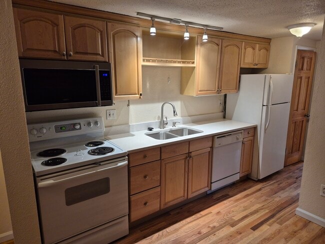 Photo - 155 S Pennsylvania St Unit 103