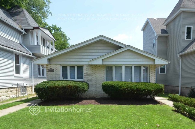 Building Photo - 3439 Clinton Ave