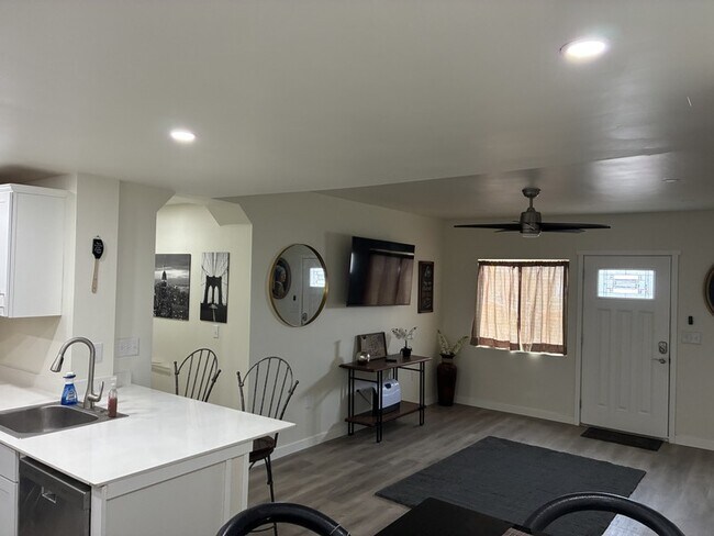 Photo - 4049 Kilby Rd