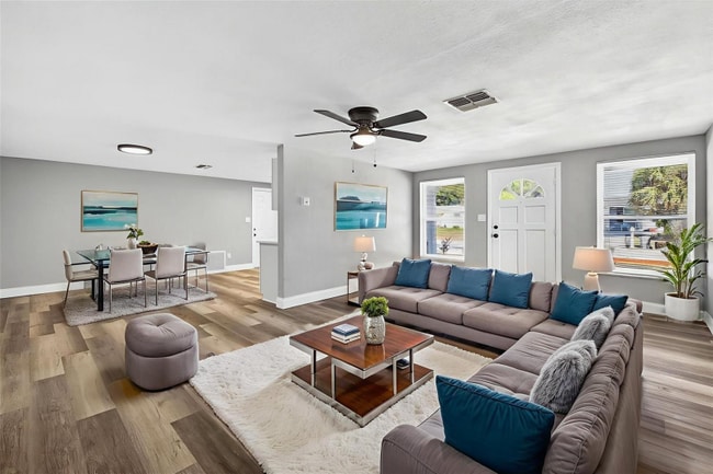 Photo - 10933 Premier Ave