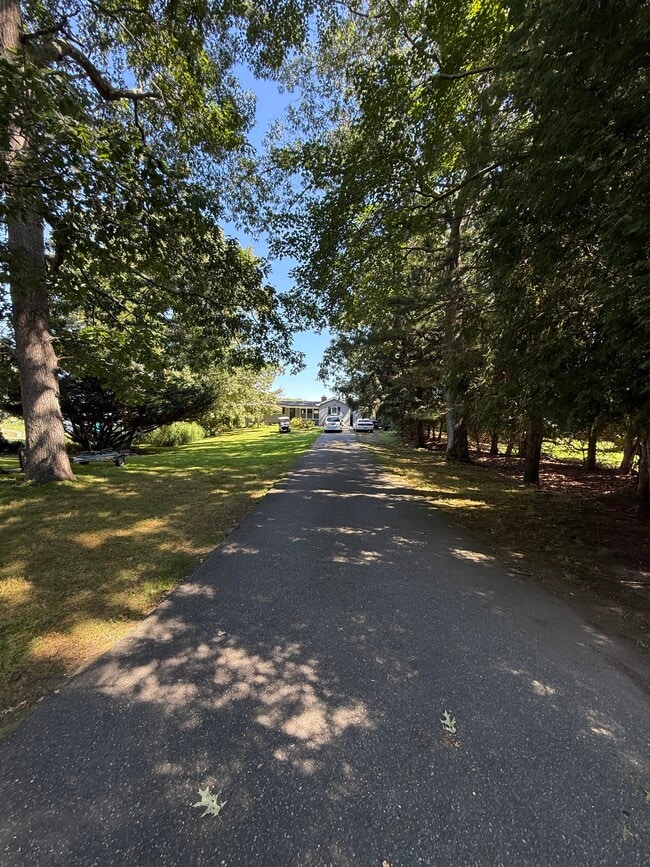 22 Cedarwood Ln