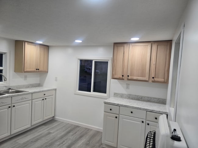 Photo - 304 Townsend Dr